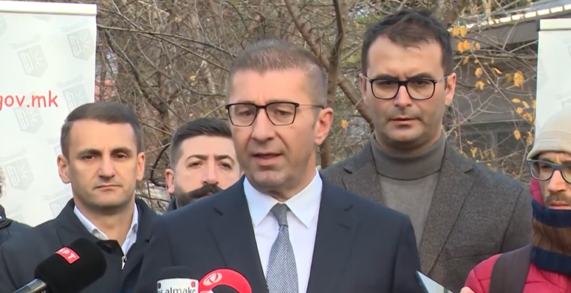 (VIDEO) Mickoski mesazh Qyrës pse nuk e përdori flamurin shtetëror më 28 Nëntor