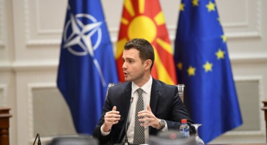 Mucunski: S’do të ndjekim politikë për pranimin e emigrantëve