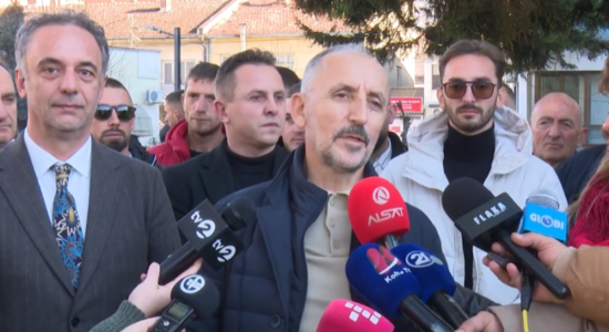 (VIDEO) Bejta dorëzoi kandidaturën për kryetar të komunës së Gostivarit