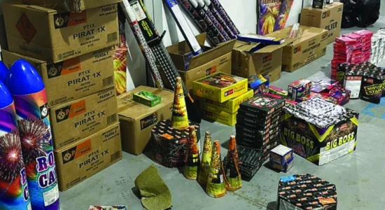 Sekuestrohen mbi 40 mijë copë fishekzjarrë në një aksion të ekipit mobil doganor