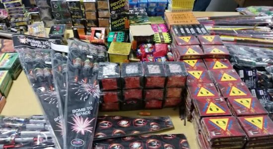 Sekuestrohen 23.838 copë mjete piroteknike, ndalohet një person nga Struga