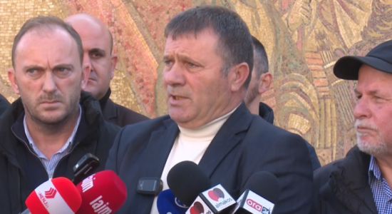 (VIDEO) Organizatorët thirrje RMV-së: Mos arrestoni me fletarrest Serbia