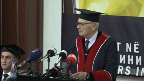 (VIDEO) UT i jep titullin Doctor Honoris Causa ish-presidentit të Shqipërisë, Rexhep Meidani