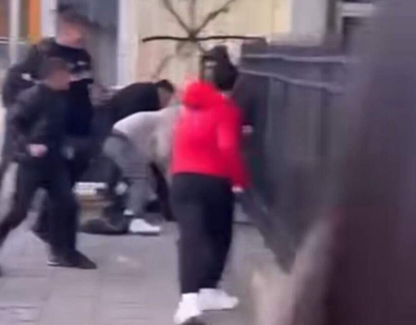 Prokuroria nisë procedurë kundër pesë të miturve për dhunë në oborrin e një shkolle në Saraj