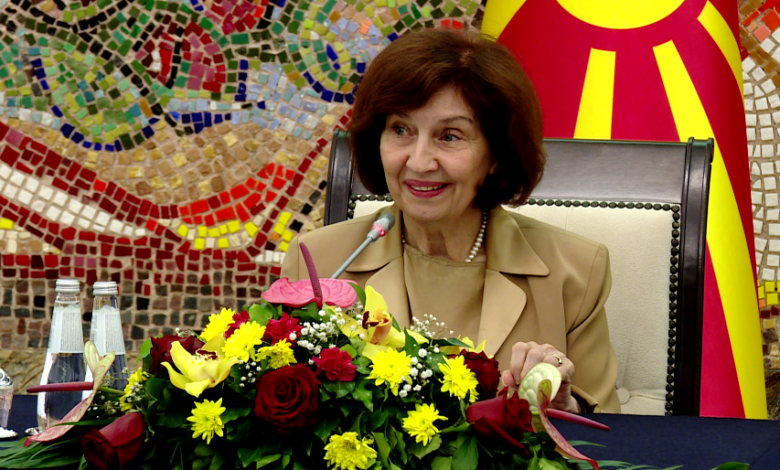 Siljanovska-Davkova: Le ta bëjmë Maqedoninë një vend të mirë, të drejtë dhe dinjitoz për të jetuar