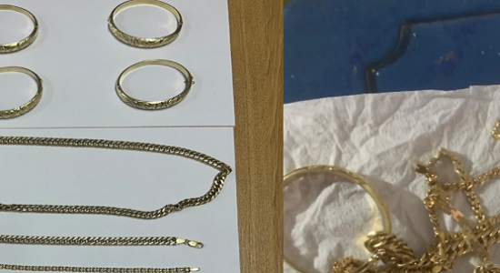 Është arrestuar një grua për vjedhjen e stolive të arit me vlerë 9,000 euro nga një shtëpi në Gostivar