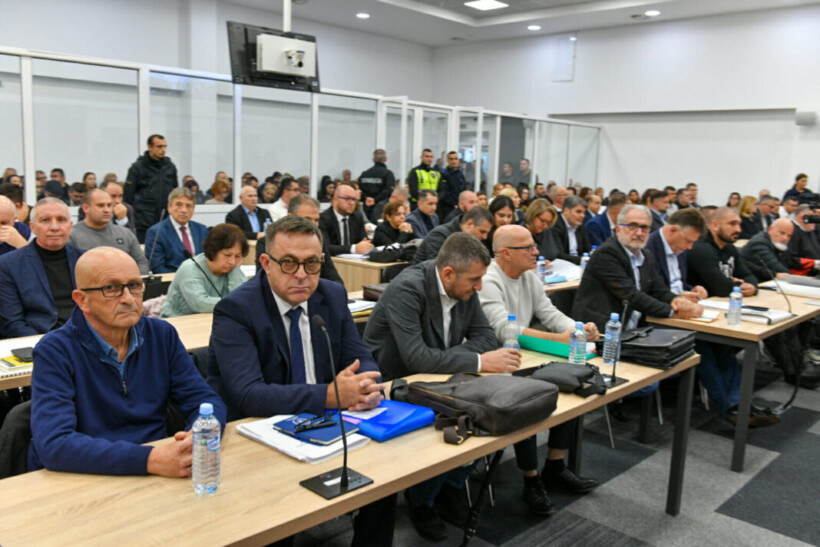  VIDEO  Asnjëri nga 35 të akuzuarit nuk ndjehet fajtor për zjarrin në  Pulse 