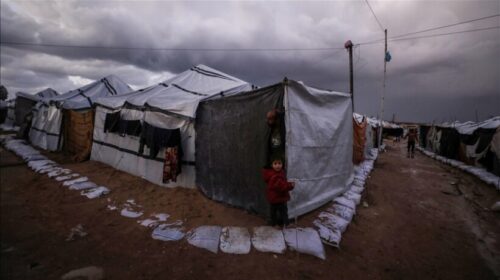 Moti i keq përfshin Gazën, përmbyten mijëra tenda të palestinezëve të zhvendosur