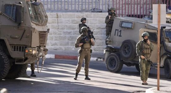 Ushtria izraelite arreston rreth 100 palestinezë në Bregun Perëndimor