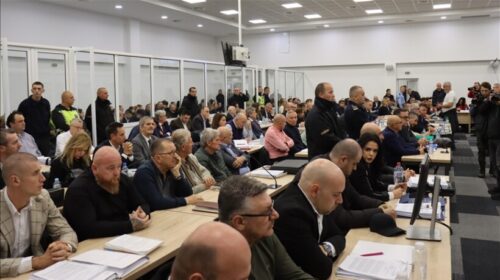 Të pandehurit për tragjedinë në Koçan me vërejtje ndaj punës së Prokurorisë, gjykimi vazhdon më 23 dhjetor