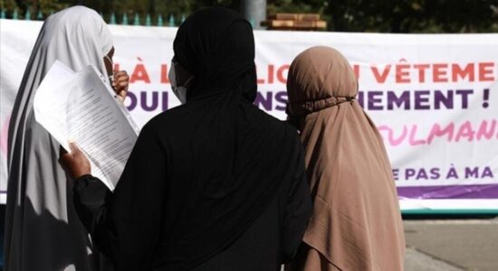 Rritet diskriminimi fetar në Francë, veçanërisht kundër muslimanëve