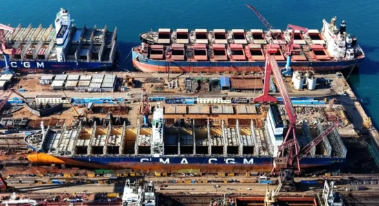 Revolucion, Al po shpejton ndërtimin e anijeve ushtarake në SHBA