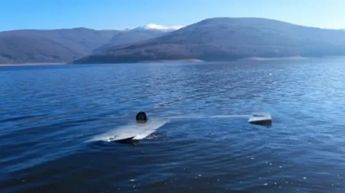 KHAAIR ka filluar një hetim për rënien e aeroplanit sportiv në Liqenin e Mavrovës