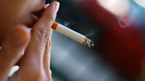 (VIDEO) Hulumtim, 38% e adoleshentëve janë duhanpirës