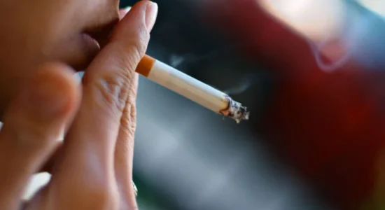 (VIDEO) Hulumtim, 38% e adoleshentëve janë duhanpirës