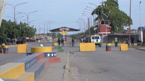 Kufiri Venezuelë-Kolumbi mbetet i mbyllur për arsye të sigurisë