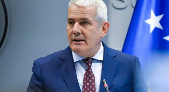 Sveçla për djegien e një pjese të fabrikës në Gjakovë: Mbetet të përcaktohet shkaku i zjarrit