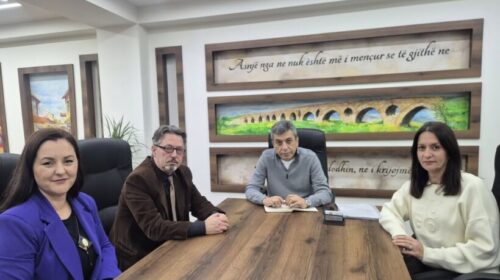 Mexhiti në takim me sindikatat: Arsimi mbetet prioritet i Komunës së Çairit