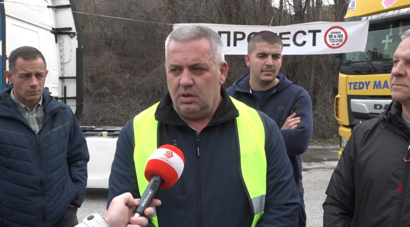 (VIDEO) Transportuesit: Rreth tre mijë shoferë mund të mbesin pa punë
