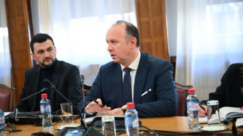 (VIDEO) Gashi kundër qeverisë teknike dhe zgjedhjeve të parakohshme