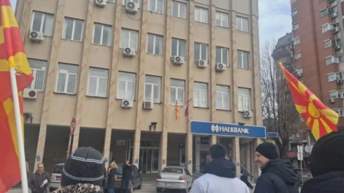 (VIDEO) Banorët e Kumanovës kërkojnë njohjen e tatimit të paguar në Irak dhe Afganistan