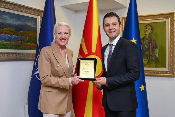 Mucunski në takim lamtumirës me ambasadoren Ageler