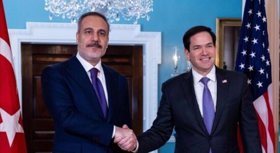 Kryediplomati turk diskuton me homologun amerikan mbi situatën në Siri