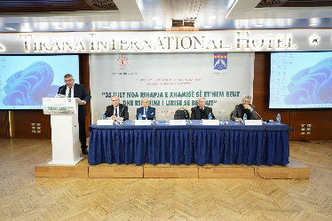 Fondacioni ALSAR dhe Shoqata TIRANA mbajtën simpoziumin për 35-vjetorin e rihapjes së Xhamisë së Et’hem Beut dhe rikthimin e lirisë së besimit