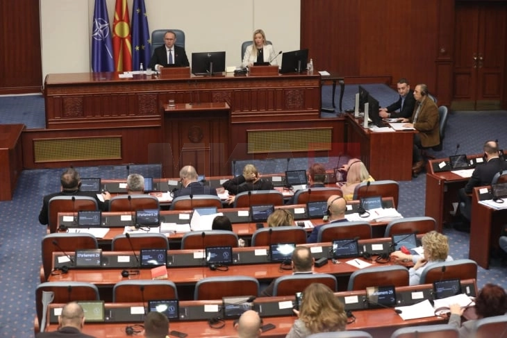 Në seancën e Kuvendit ndryshime të Kodit penal, ligjet për policinë, për punë të brendshme,…