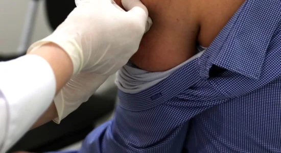 (VIDEO) 7 500 vaksina kundër hepatit B për punonjësit shëndetësor