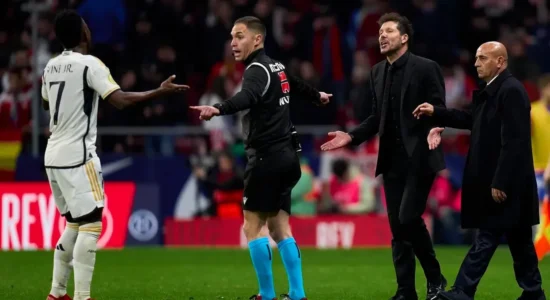 Simeone kërkon ndjesë publike ndaj Vinicius Jr dhe Florentino Perez pas incidentit në Superkupë