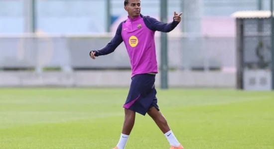 Yamal mungon në stërvitjen e Barcelonës para ndeshjes së rëndësishme