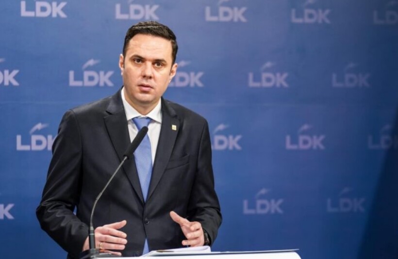 Abdixhiku  Shtëpia nuk goditet e nuk braktiset në ditët më të vështira