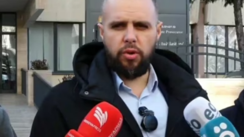 Avokati Bytyqi dorëzon kallëzim penal ndaj anëtarit të “Lëvizjes së Deçanit” për nxitje të urrejtjes