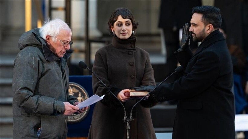 Kryebashkiaku i New Yorkut  Mamdani  bëri betimin mbi Kuranin e shekullit të 18 të të kopjuar në Sirinë Osmane