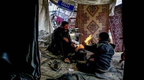 OKB-ja: Qindra mijëra palestinezë në Gaza të ekspozuar ndaj motit të ftohtë dhe me reshje