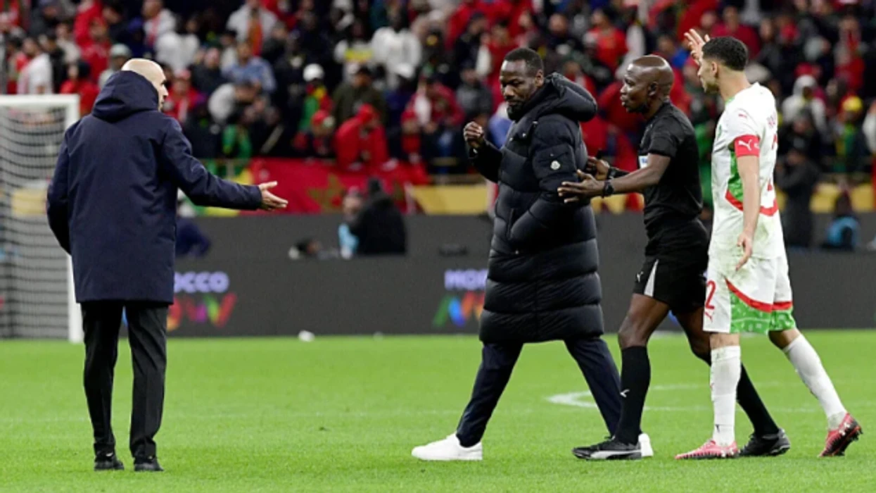 Lëshuan fushën në finale   Senegali dhe trajneri i tyre marrin dënime të mëdha