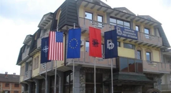 BDI: Spërkatja e veturave nga kleri fetar është shkelje e hapur e parimit të shtetit sekular