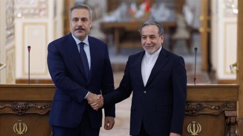 Kryediplomati turk dhe homologu iranian diskutuan mbi hapat për uljen e tensioneve rajonale