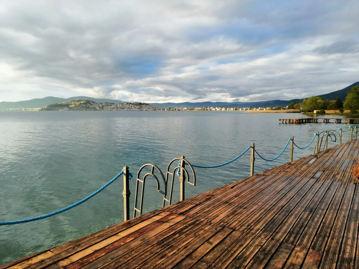 Mot me reshje lokale të shiut dhe borës, mjegull në lugina