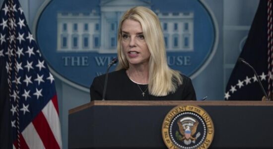 Prokurorja e përgjithshme e SHBA-së: Maduro i Venezuelës dhe gruaja e tij akuzohet për akuza “narko-terrorizmi”