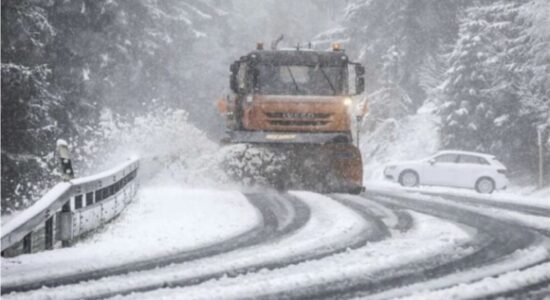 QMK: Vështirësi në kalimin e rrugëve Shkup–Tetovë–Gostivar dhe Mavrovë–Dibër