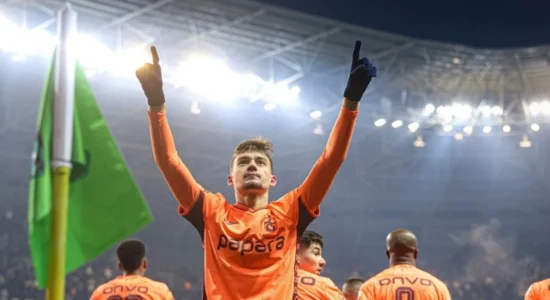 Ernest Muçi shkëlqen sërish, sulmuesi kuqezi vulos fitoren për Trabzonspor