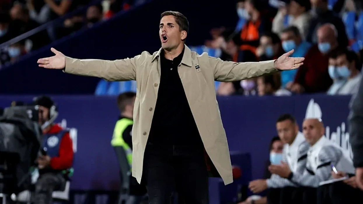 Përdorte ChatGPT për taktika dhe vendime, drejtuesit e klubit shkarkuan trajnerin pasi po i rrëzonte nga kategoria