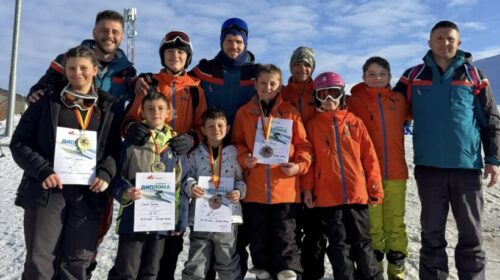 Ski klub Dita shkëlqen në Kupën Alpike të Kodrës së Diellit