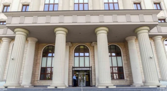 Tridhjetë ditë paraburgim për tetë persona pas hetimit për dëm prej gati 4,8 milionë euro ndaj buxhetit shtetëror