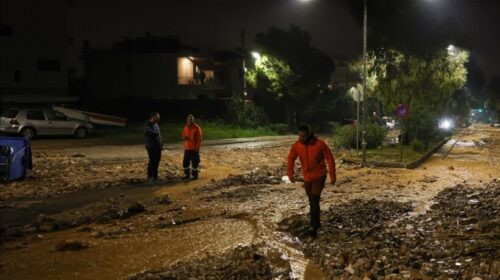 Dy të vdekur nga përmbytjet e rënda në Greqi