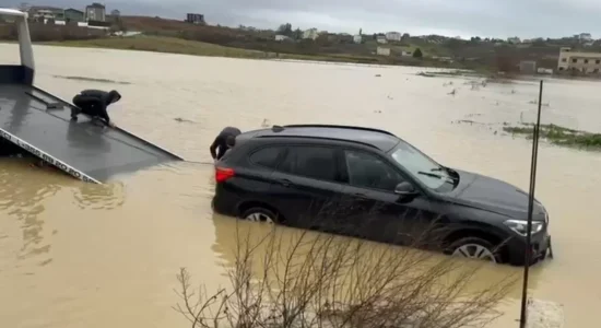 (VIDEO) Reshje intensive dhe përmbytje në Shqipëri dhe Kosovë