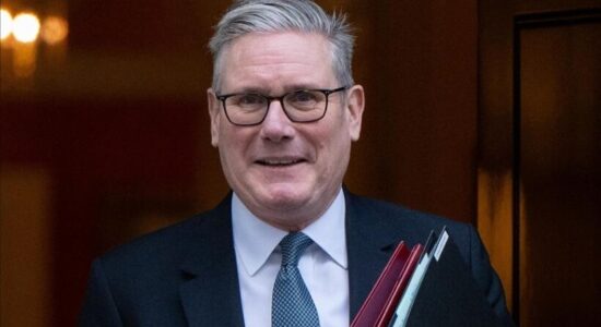 Kryeministri britanik pritet nga Xi në Pekin, e quan Kinën një “lojtar vital”