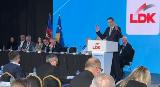 Abdixhiku zyrtarisht ofron dorëheqjen e tij para Kuvendit të LDK-së